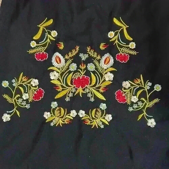 Tecrew Black Flowy Speghetti Strap Embroidered Floral Tank Top, S - Picture 5 of 8